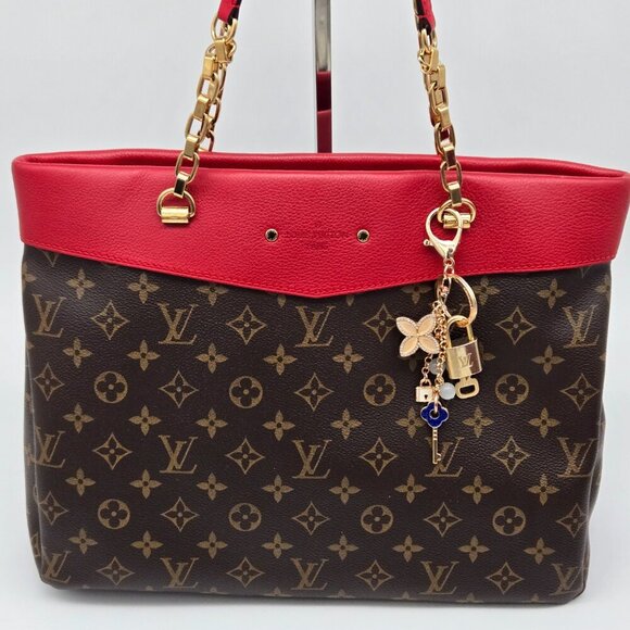 100% Auth Louis Vuitton Lock & Key with unbranded Bagcharm, Keycharm, Keychain - Picture 1 of 9